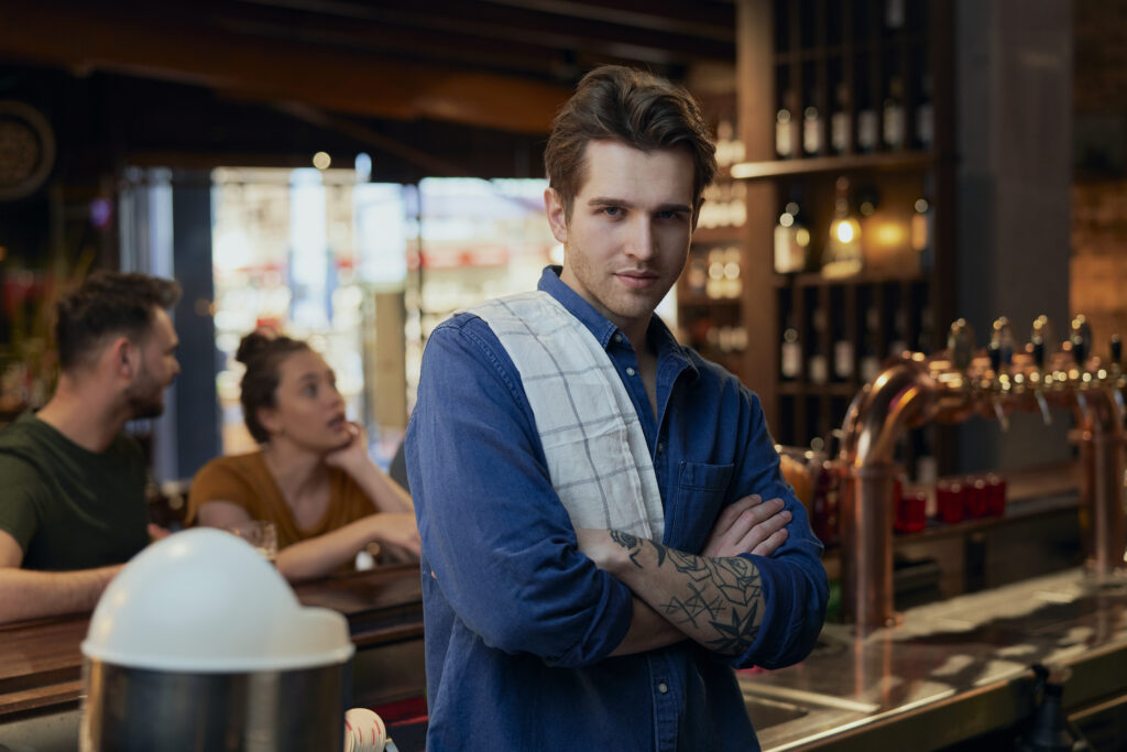 Bartending Schools & Courses to Avoid!
